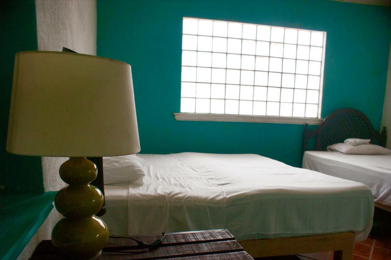 Hostal Enjoy Vallarta 19 Puerto Vallarta Bagian luar foto